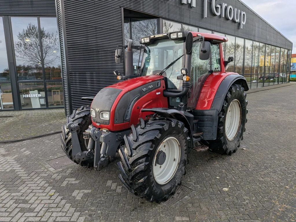 Valtra N142 N142