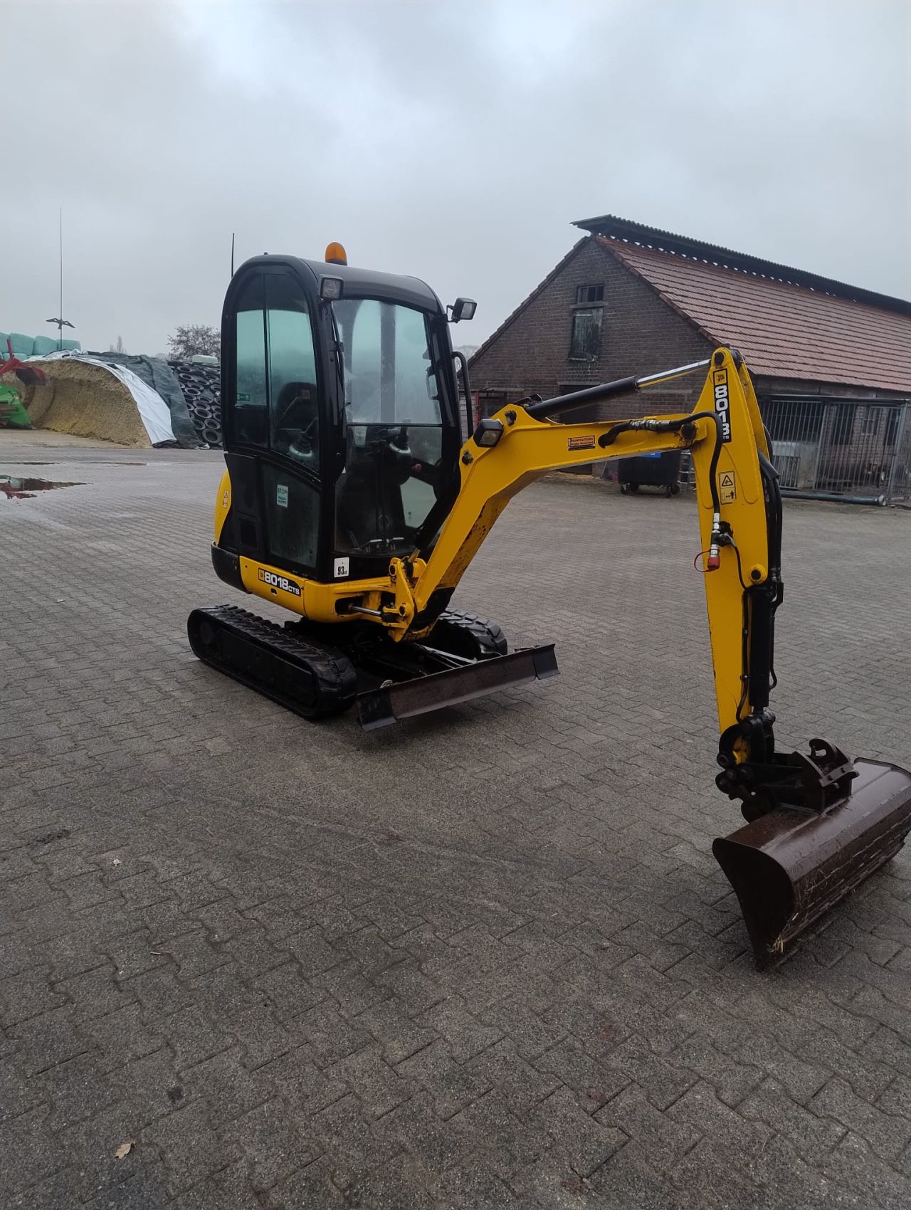 Jcb 8018 cts