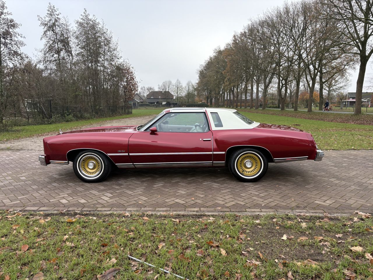 CHEVROLET MONTE CARLO v 8