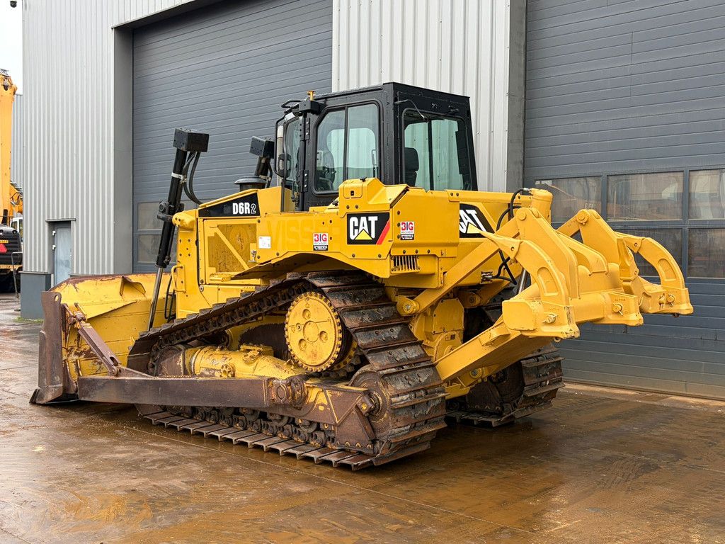 Caterpillar D6R2
