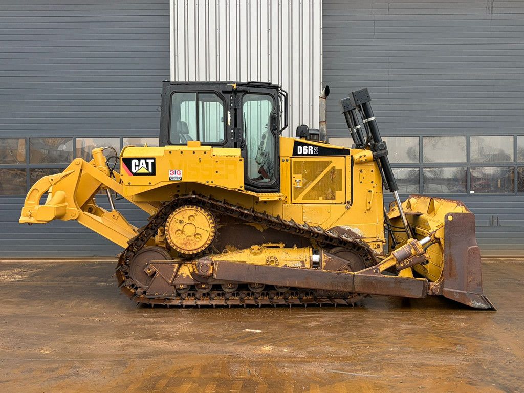 Caterpillar D6R2