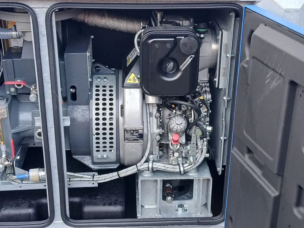 BBA BA75 D220 wit HATZ 1D81z