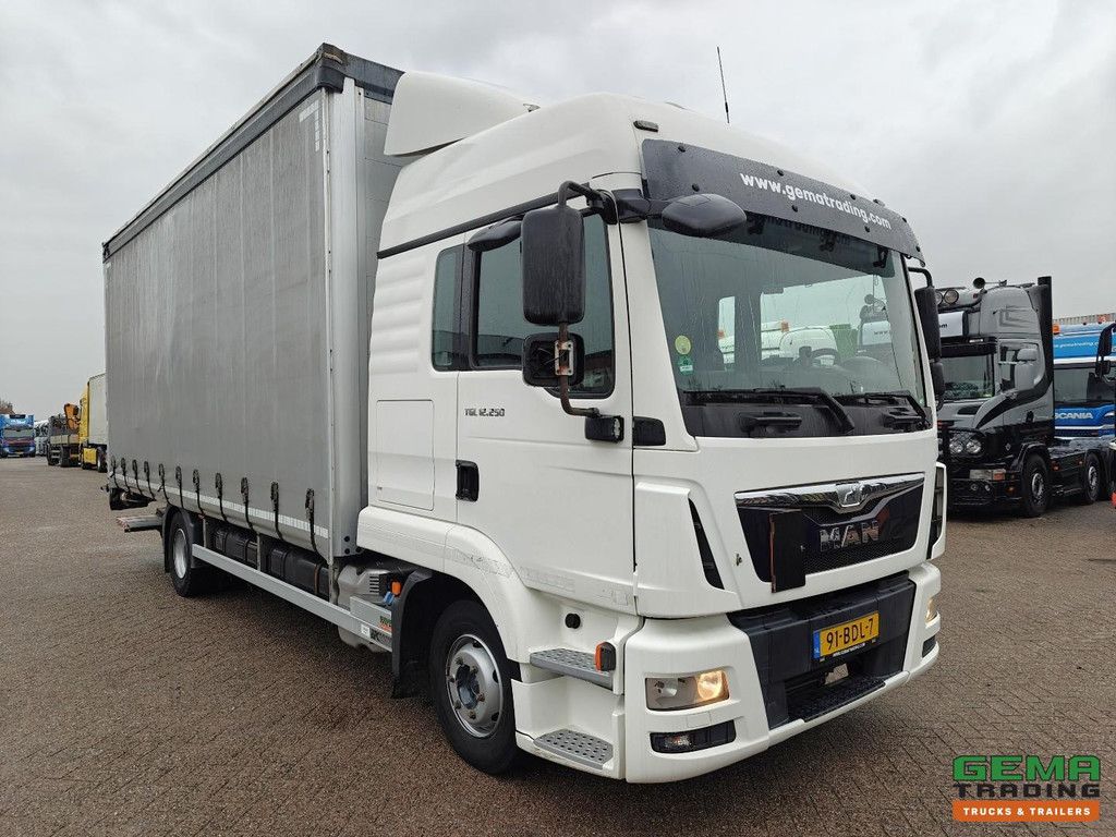 MAN TGL 12.250 4x2 Sleeper Cab Euro 6B - Stationary Air Conditioning - Sliding Tarpaulin Body 6.19m + Tail Lift 1500KG - SMARTTacho V2 - 01/2026 MOT