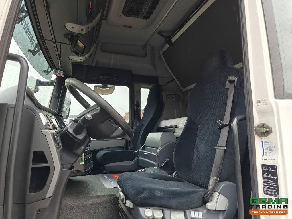 MAN TGL 12.250 4x2 Sleeper Cab Euro 6B - Stationary Air Conditioning - Sliding Tarpaulin Body 6.19m + Tail Lift 1500KG - SMARTTacho V2 - 01/2026 MOT