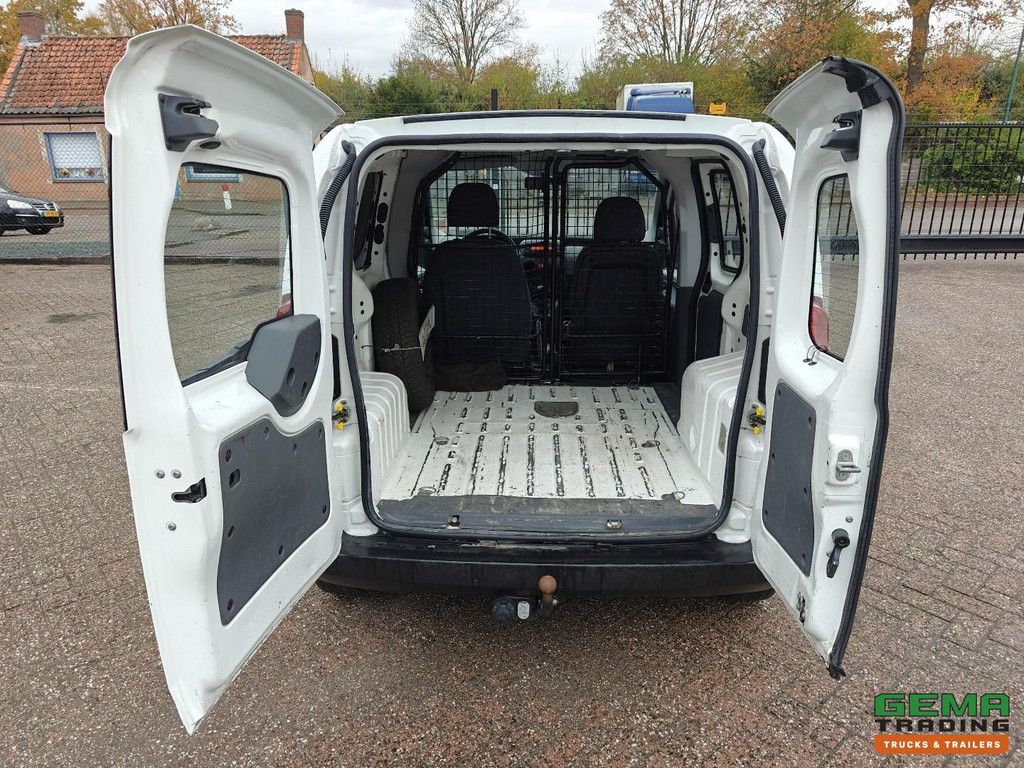 Peugeot Bipper 1.4I - Petrol - Euro 4 - Manual transmission - 144,000 km - Tow bar - 01/2026 MOT