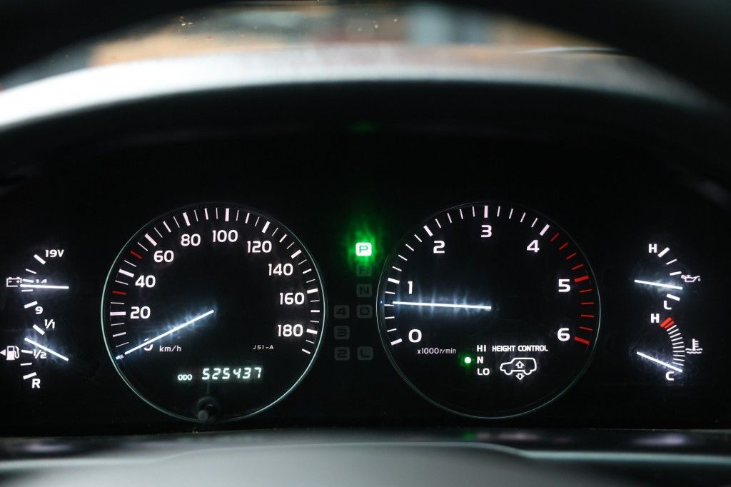 Toyota Landcruiser 100 4.2 TD EXECUTIVE A/T 5 SITZ MARGE ( BIJTELLINGS VRIENDELIJK )