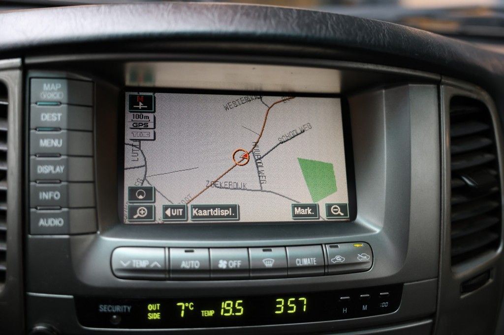 Toyota Landcruiser 100 4.2 TD EXECUTIVE A/T 5 SITZ MARGE ( BIJTELLINGS VRIENDELIJK )