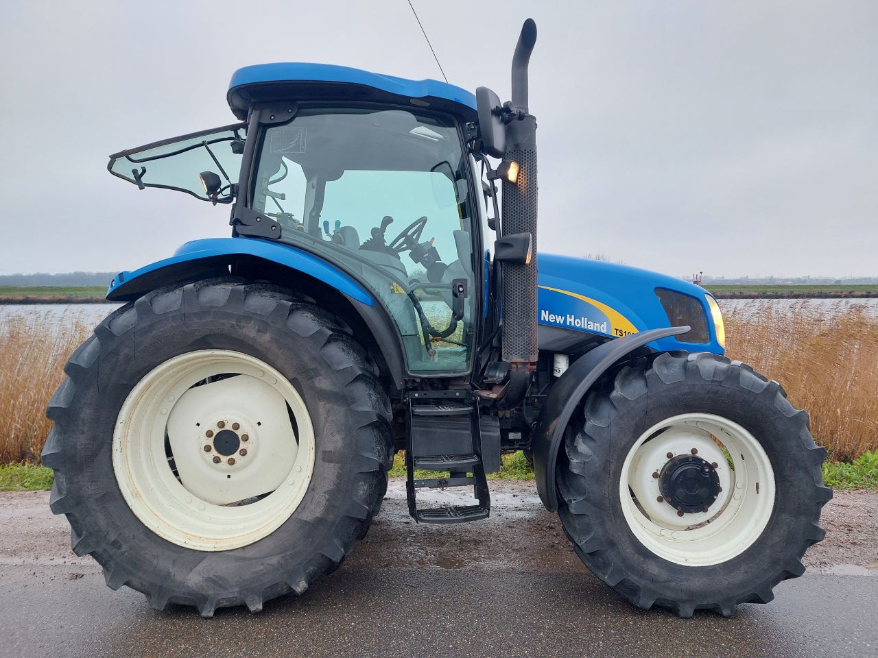 New Holland TS100A advertentie goed lezen AUB