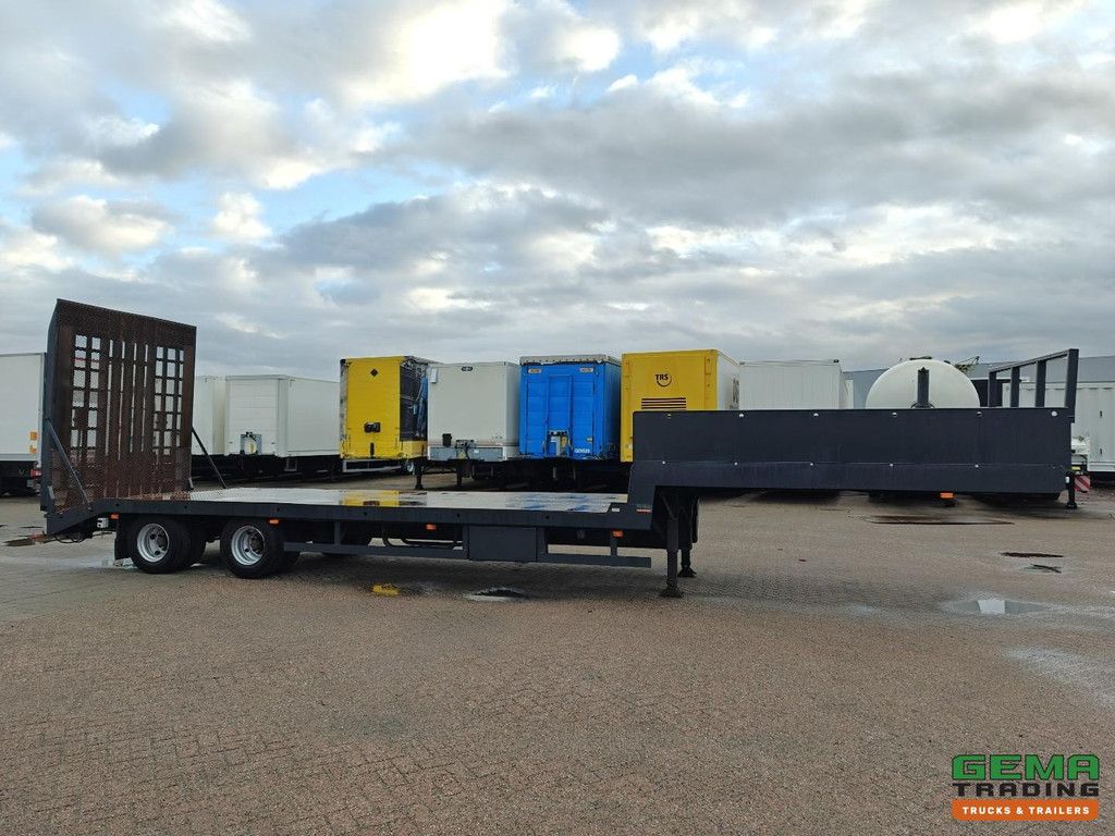 Pacton 2126 S-10. two-axle bpw semi-low loader - hydraulic ramp - 24v hydraulic pump - Steel suspension - drum brakes