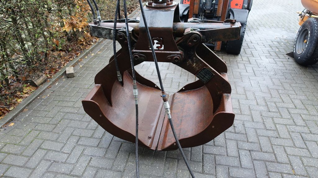 Bakker Knijper met Hiab rotator 80Cm