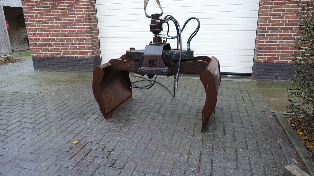 Bakker Knijper met Hiab rotator 80Cm