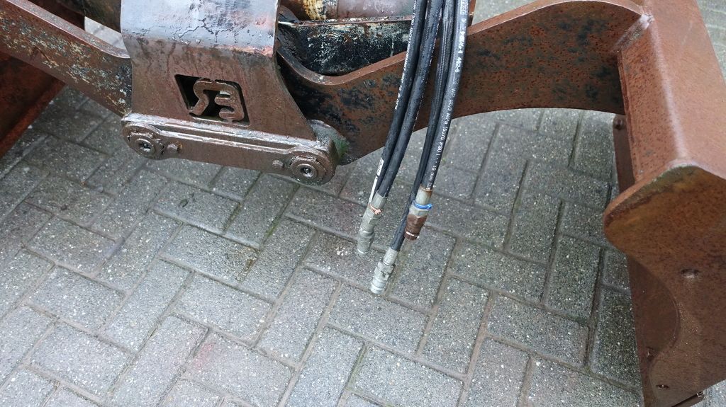 Bakker Knijper met Hiab rotator 80Cm