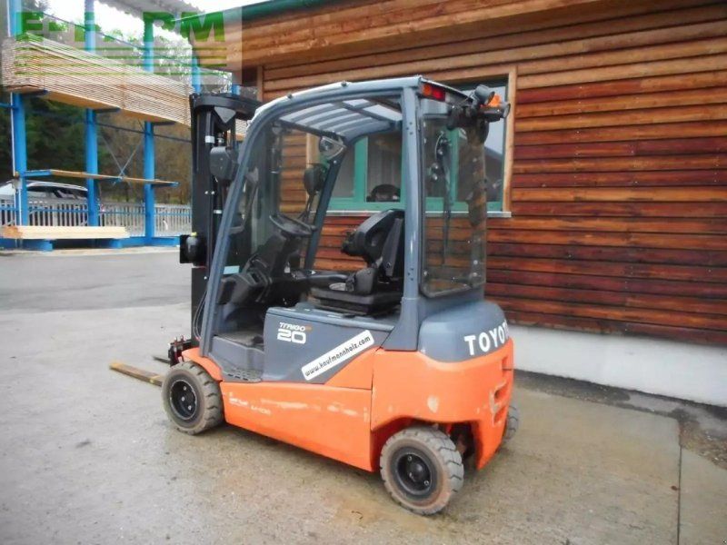 Toyota 8fbm20z triplex 4,7m + 3. u. 4. kreis bis gabelt