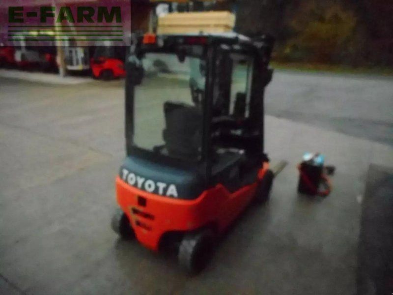 Toyota 8fbm20z triplex 4,7m + 3. u. 4. kreis bis gabelt