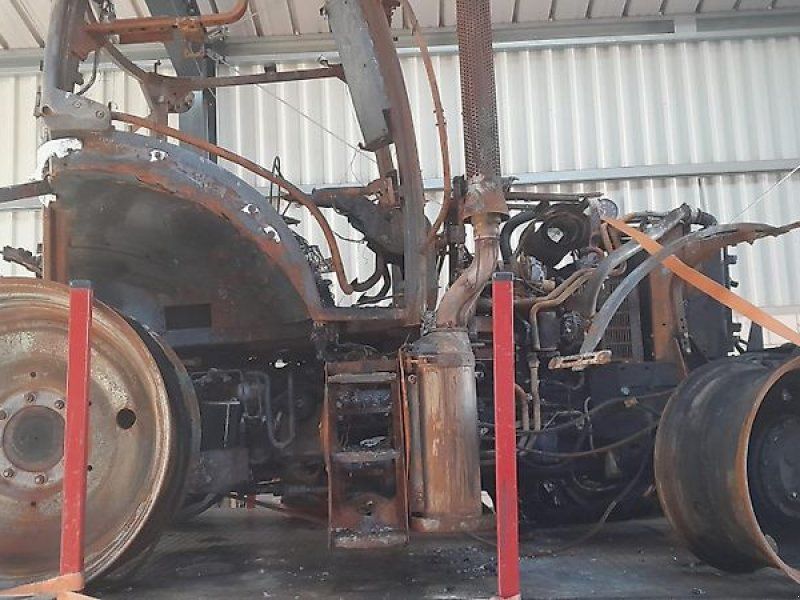 Case IH CVX 130 mit Frontzapfwelle.