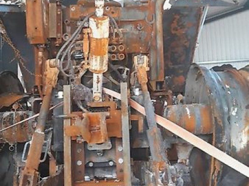 Case IH CVX 130 mit Frontzapfwelle.