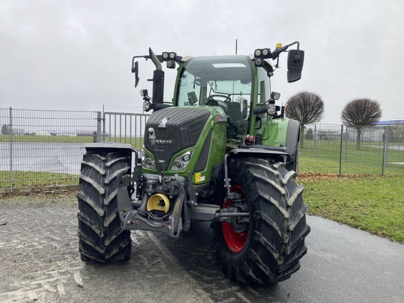 Fendt 724 VARIO S4 PROFI PLUS
