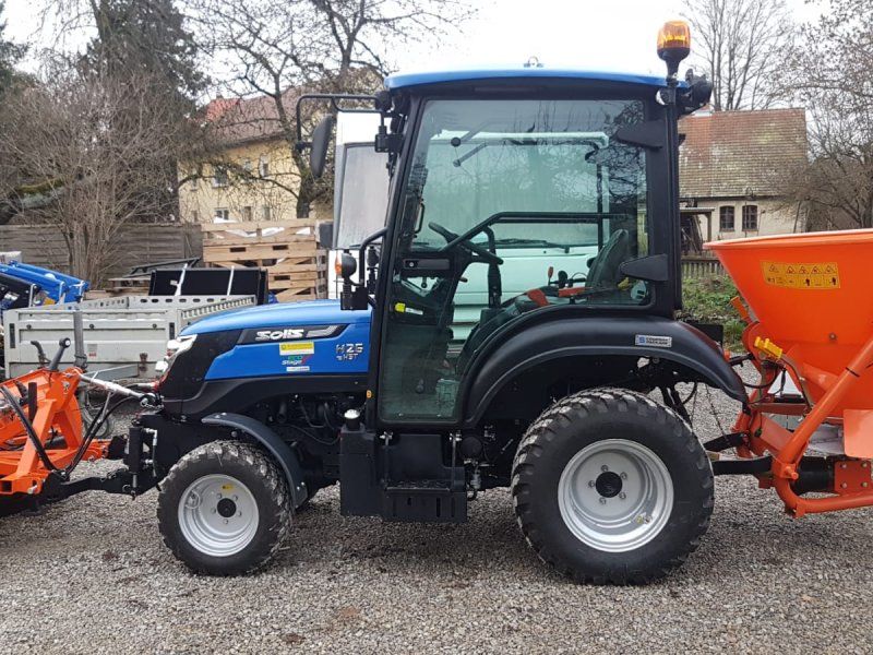 Solis 26 HST Kabine Winterpaket Vario V-Schneepflug Allrad + StVZO-Zul