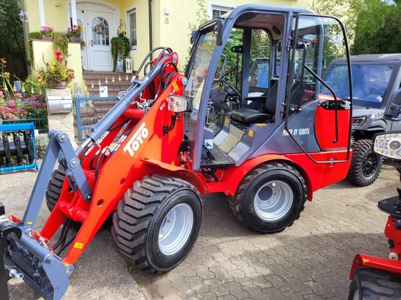 Toyo 836-III Kabine Kubota Motor + Werkzeug AKTION  Schneeschild