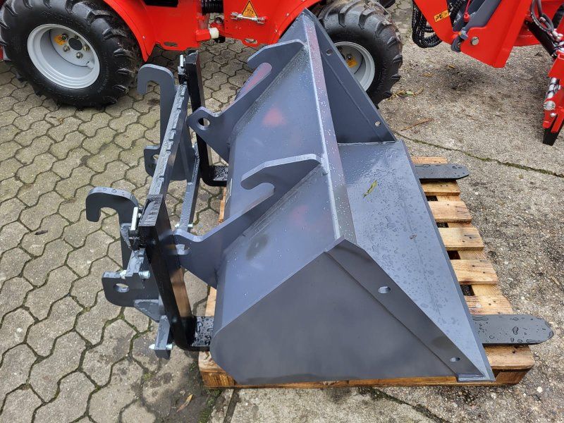 Toyo 836-III Kabine Kubota Motor + Werkzeug AKTION  Schneeschild