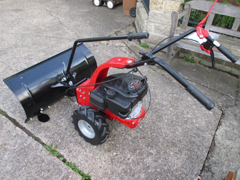 Eurosystems M90 mit Schneeräumschild 85 cm