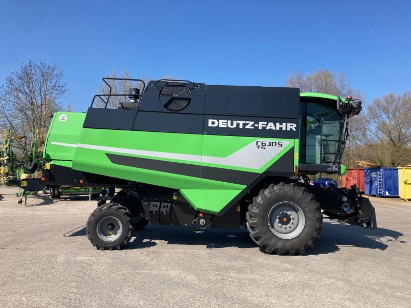 Deutz-Fahr C 6305 TS T5 mit Schneidwerk