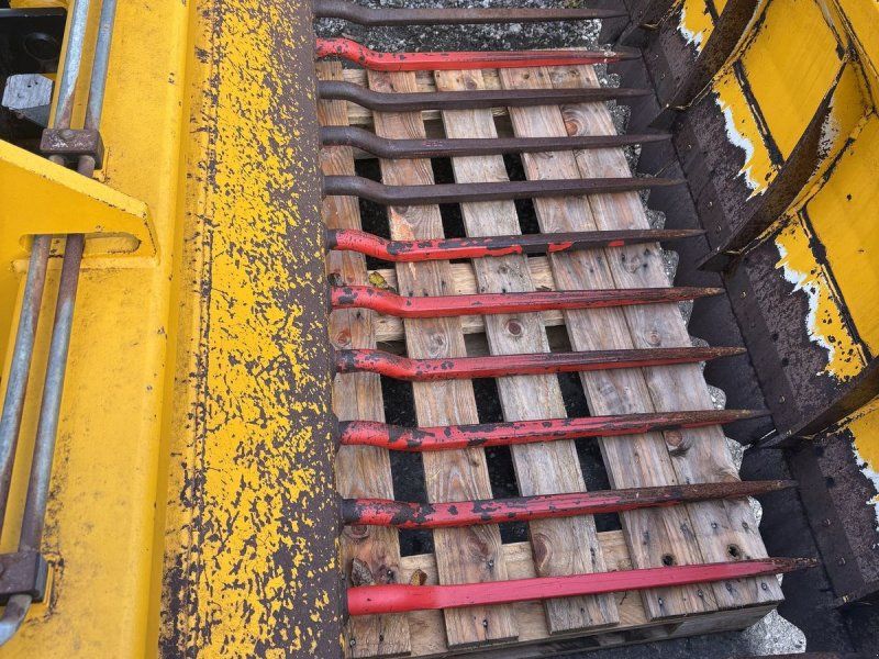 Bressel & Lade Hubgerüst mit Siloschneidgabel