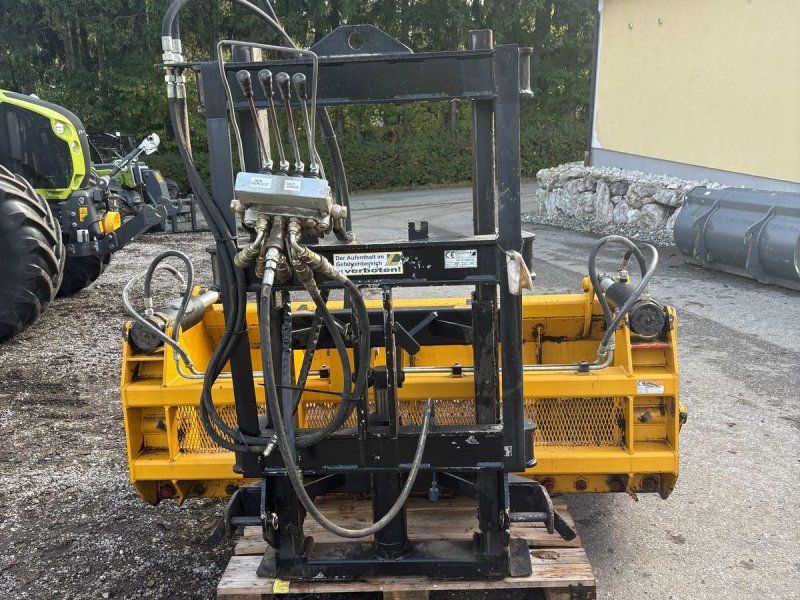 Bressel & Lade Hubgerüst mit Siloschneidgabel