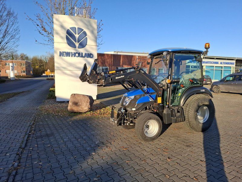Solis 26 HST mit Fahrerkabine und Frontlader