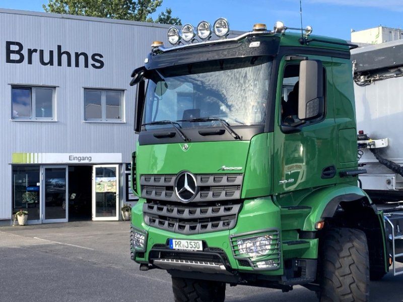 Mercedes-Benz Arocs 2048 Agro-Lof Sattelzugmaschine