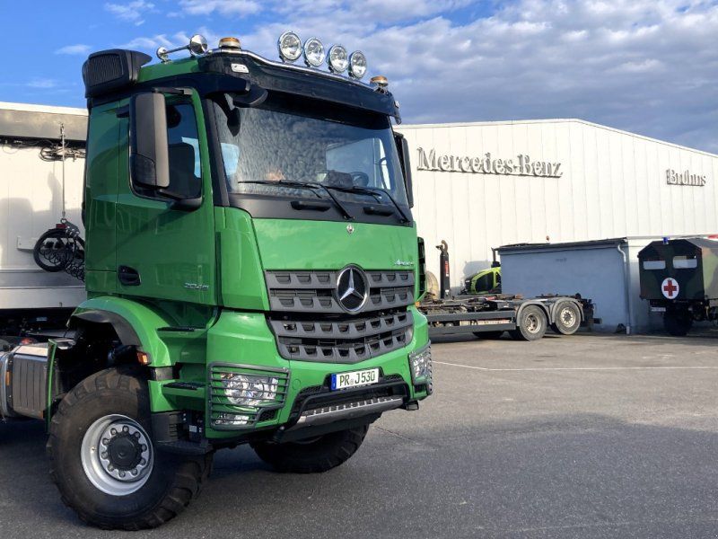 Mercedes-Benz Arocs 2048 Agro-Lof Sattelzugmaschine