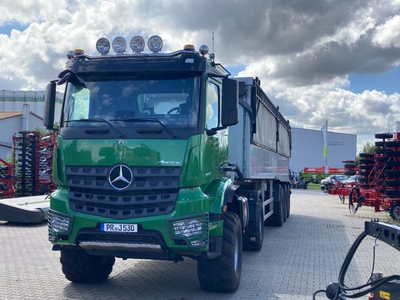 Mercedes-Benz Arocs 2048 Agro-Lof Sattelzugmaschine