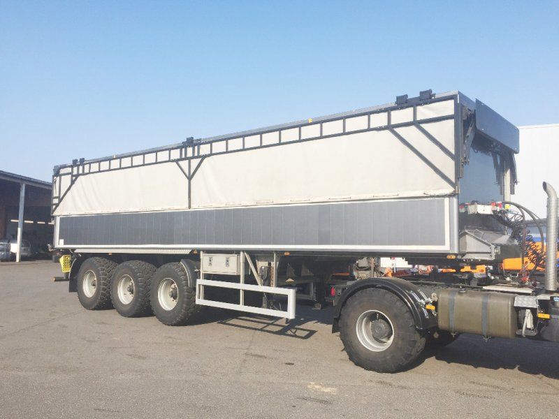 AG-Trailer-Sattellieger, rapsdicht