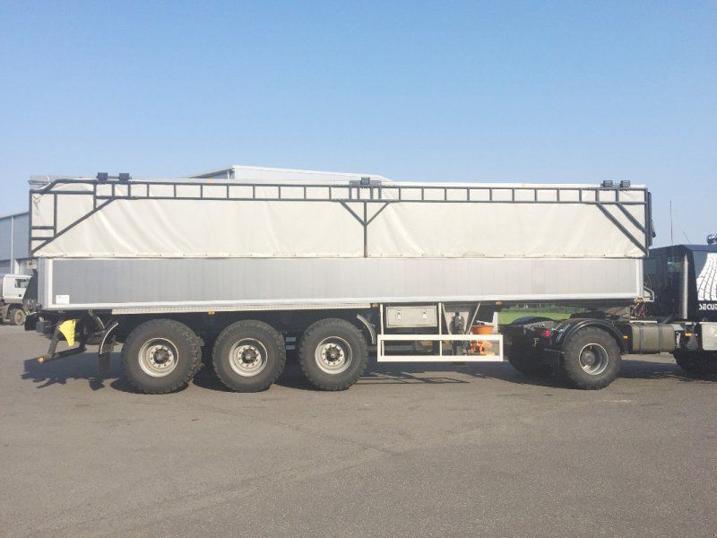 AG-Trailer-Sattellieger, rapsdicht