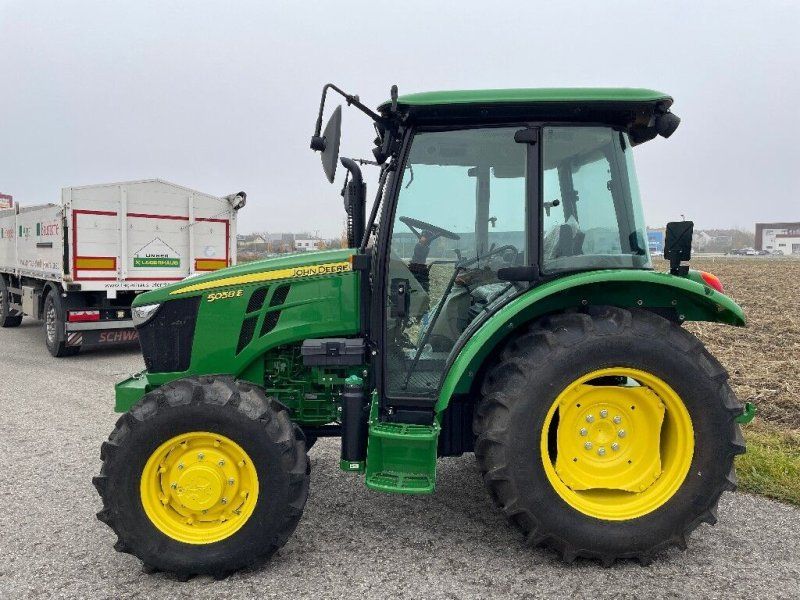 John Deere 5058 E