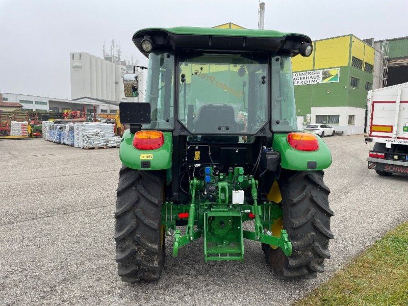 John Deere 5058 E