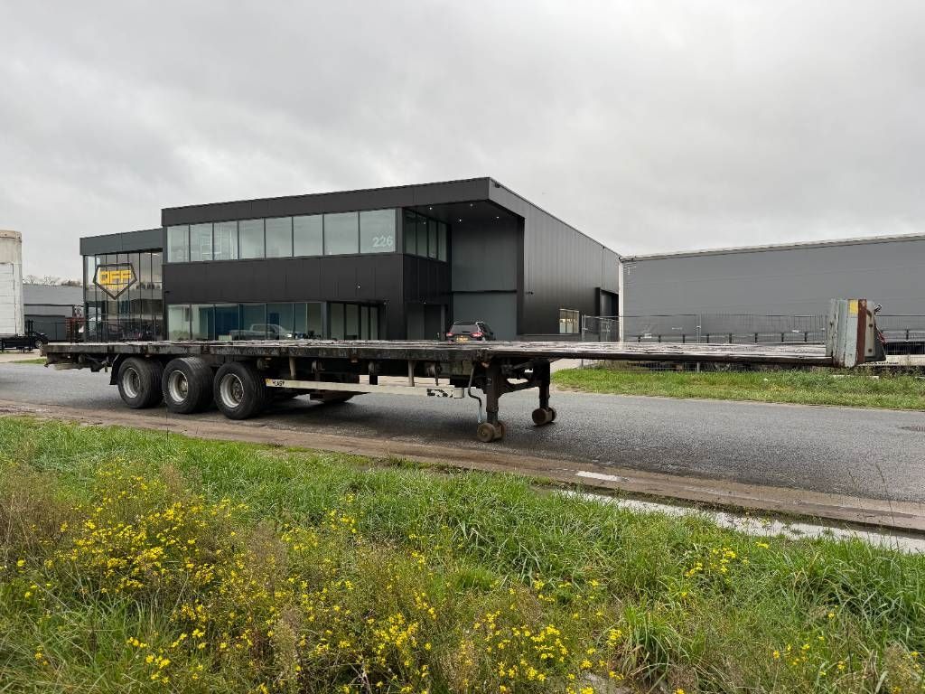 LAG O-3-39 01 - Dutch Trailer / 3 Axles / flatbed