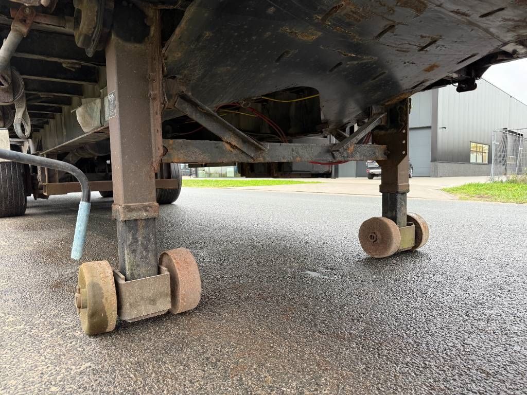 LAG O-3-39 01 - Dutch Trailer / 3 Axles / flatbed