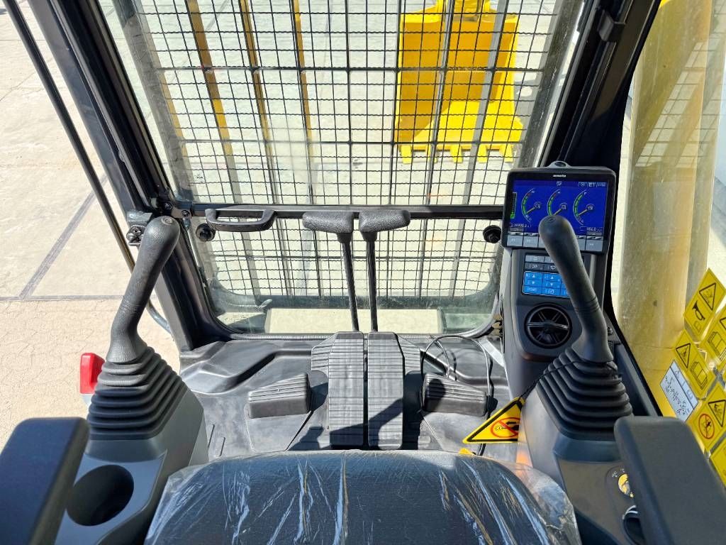 Komatsu PC210-10M0 *2025 Model* - Unused / Hammer Lines