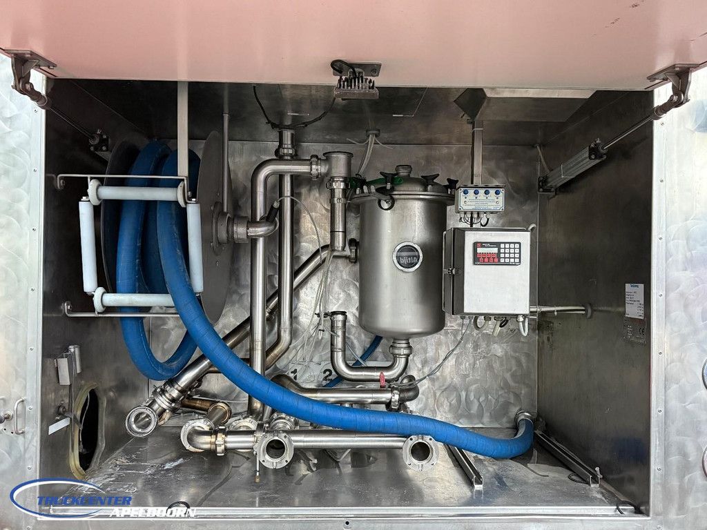 Scania R580 V8 Retarder, Steering axle, 15000 liter stainless steel tank TC11250