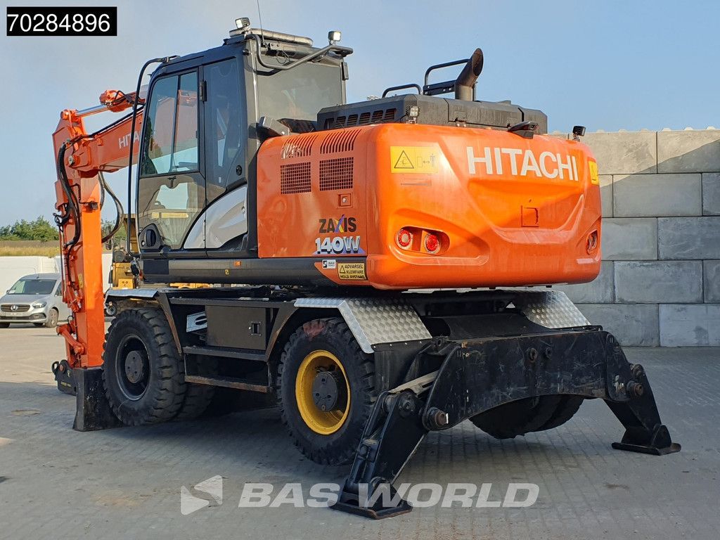Hitachi ZX140W -6 OUTRIGGERS + BLADE