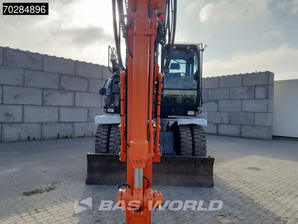 Hitachi ZX140W -6 OUTRIGGERS + BLADE