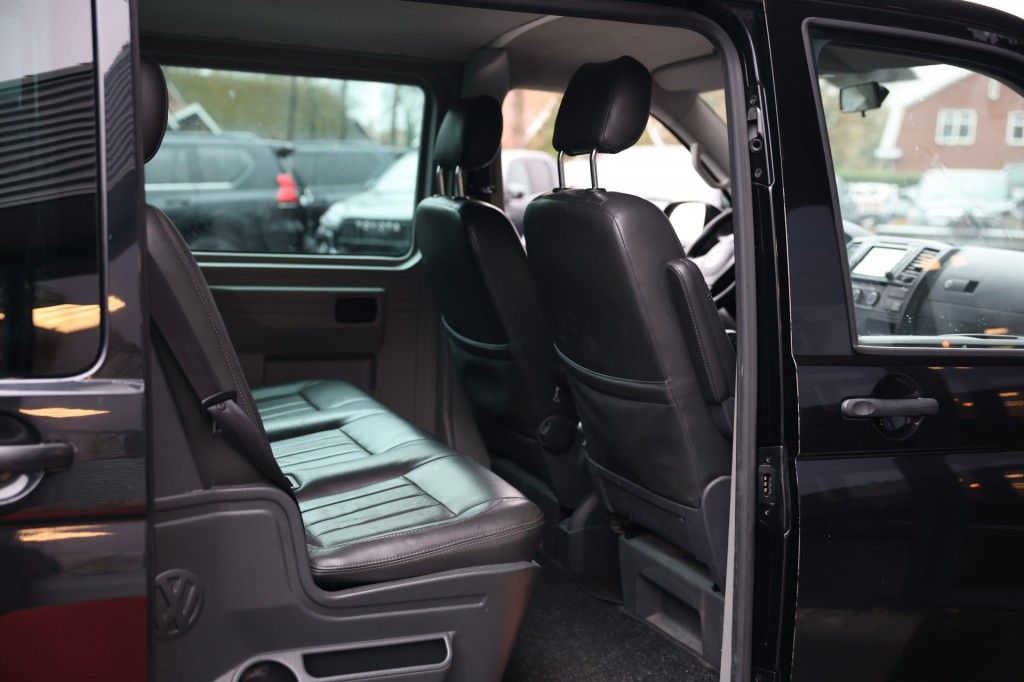 Volkswagen Transporter 2.0 TDI L2H1 DUBBEL CABINE COMFORTLINE A/T 5 SITZ VAN