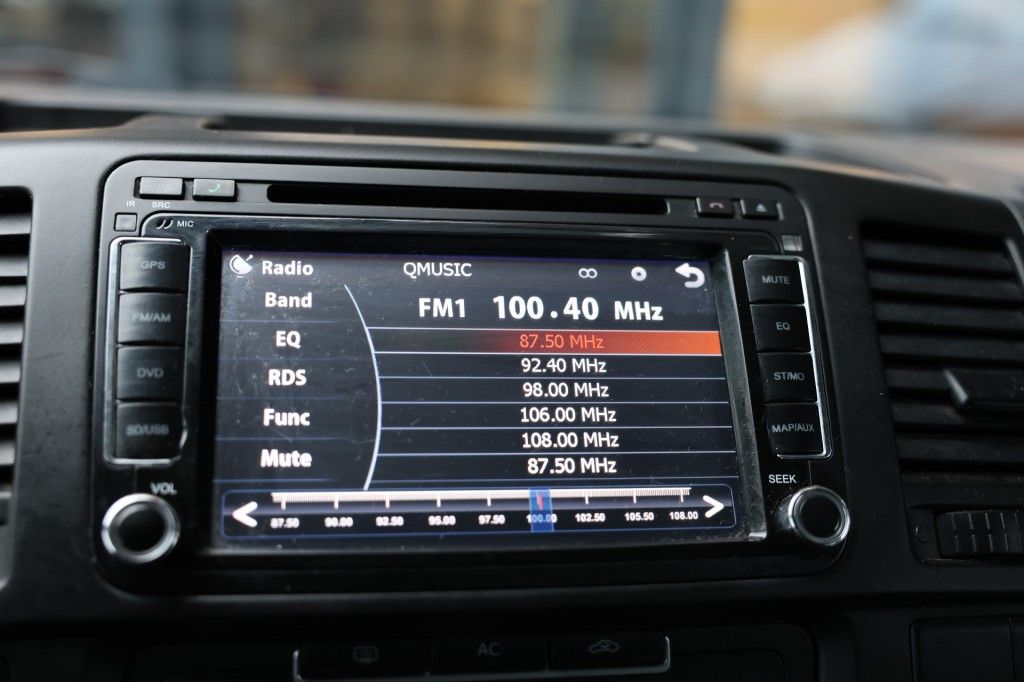 Volkswagen Transporter 2.0 TDI L2H1 DUBBEL CABINE COMFORTLINE A/T 5 SITZ VAN