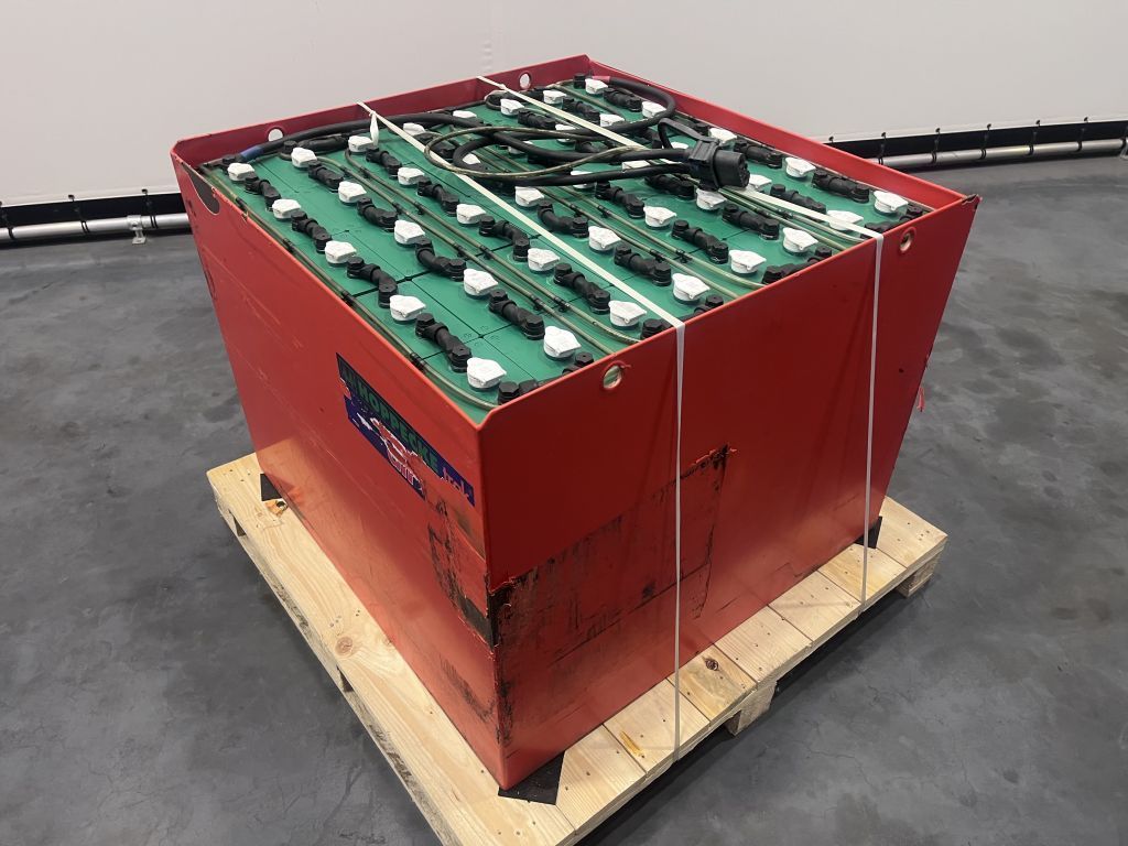 HOPPECKE 80 VOLT 930 AH