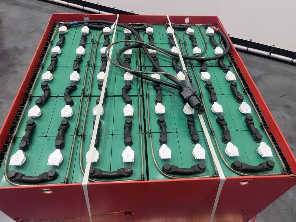 HOPPECKE 80 VOLT 930 AH