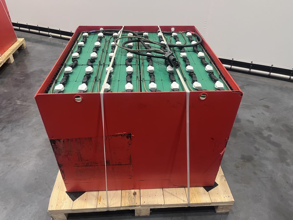 HOPPECKE 80 VOLT 930 AH