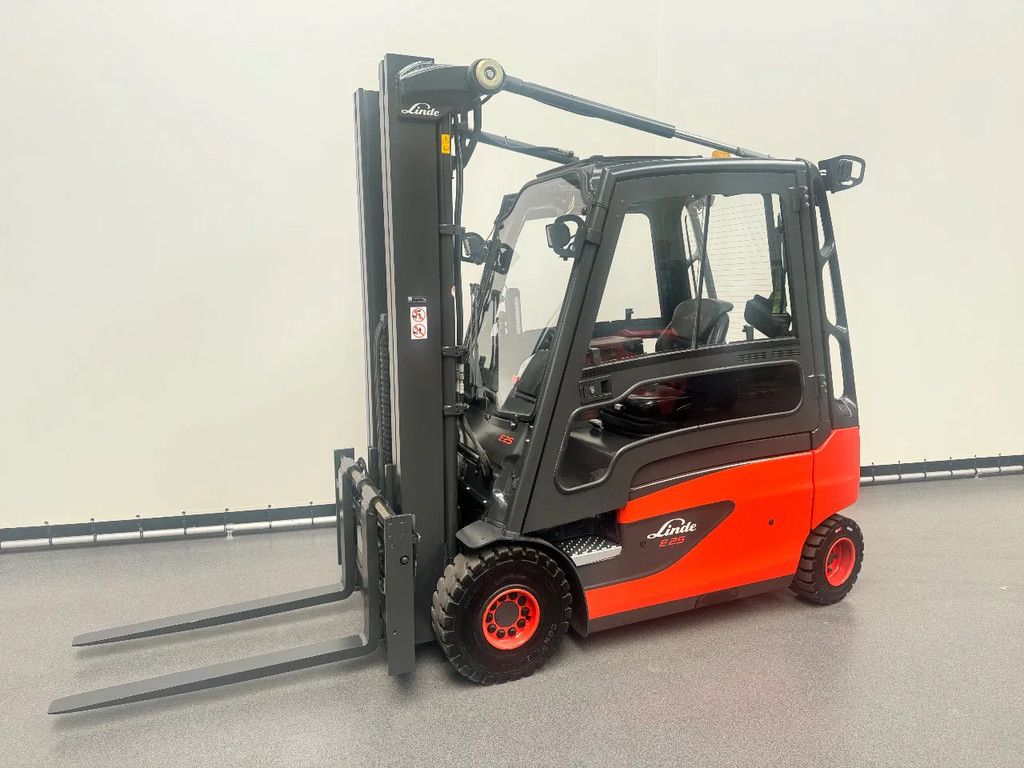 Linde 387 E 25 L-01 inclusief nieuwe tractie batterij