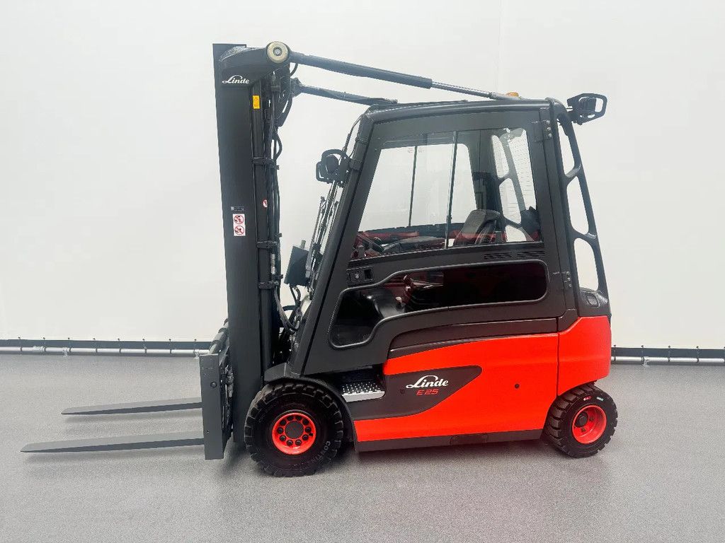 Linde 387 E 25 L-01 inclusief nieuwe tractie batterij