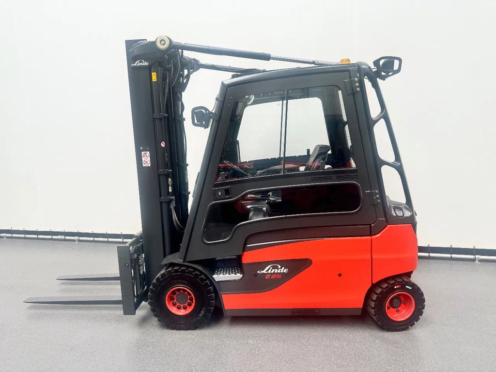 Linde 387 E 25 L-01 inclusief nieuwe tractie batterij